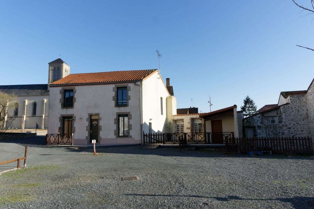 Maison Tournesol à Saint-Malô-du-Bois : extérieur
