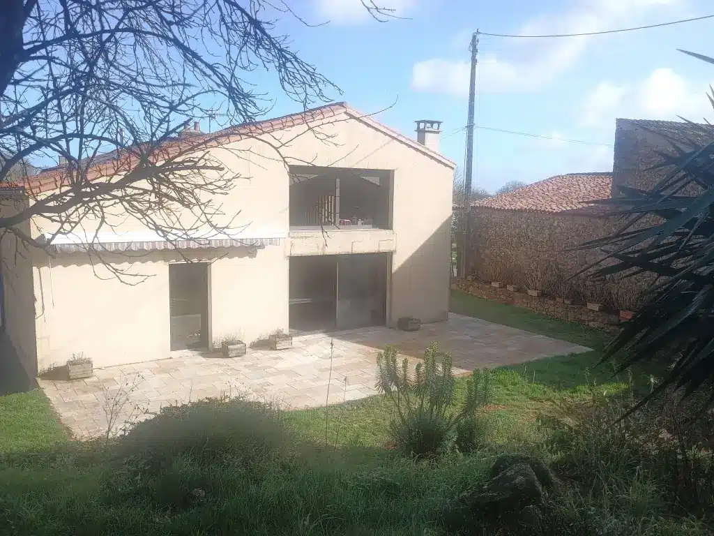 Gîte La Petite Barre à Pouzauges : extérieur