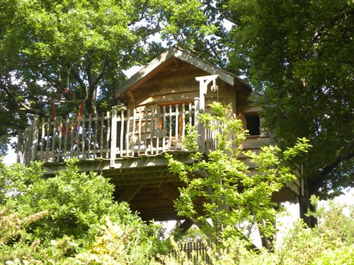 Cabane aux arbres à Le Girouard : extérieur