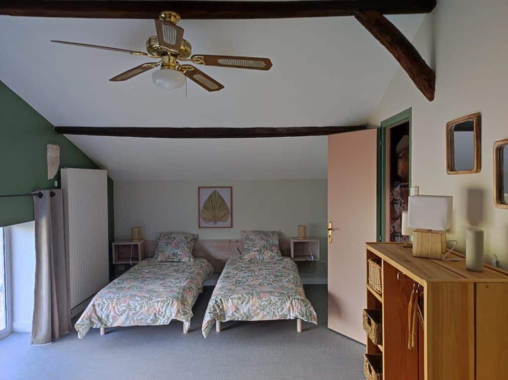 Le Pigeonnier à Saint-Denis-du-Payré : chambre