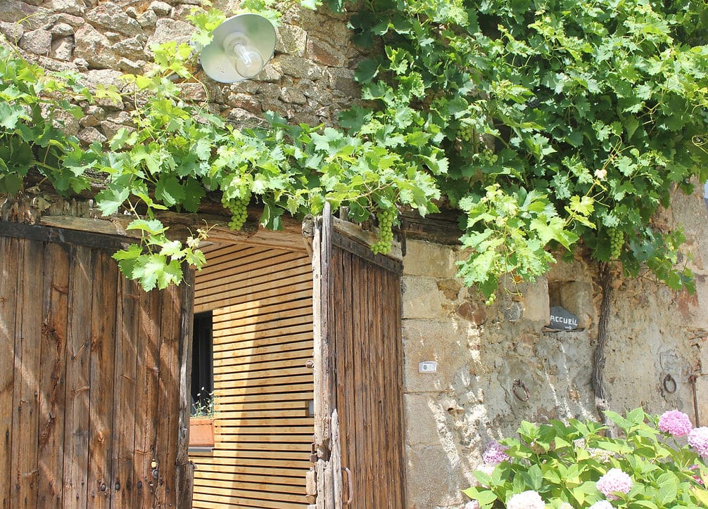 Derrière la Porte à La Ferrière : extérieur