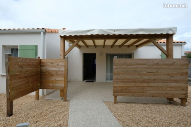 Paracou à Vairé : extérieur