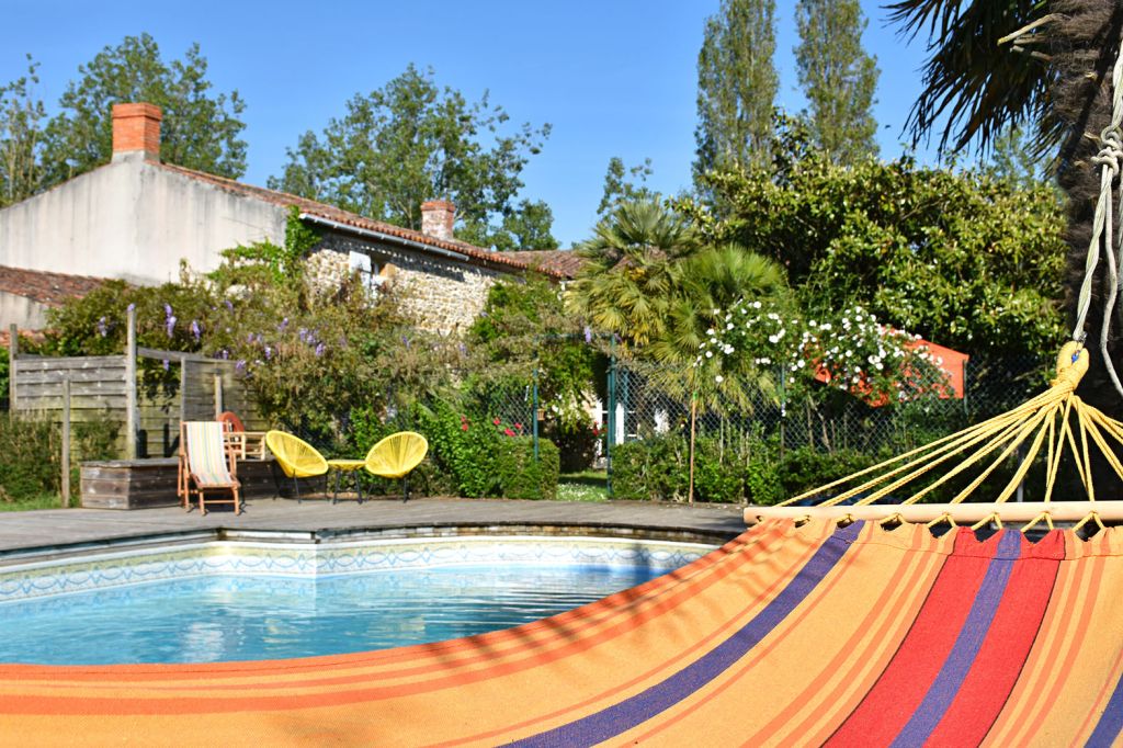 Gîte Campagne à Talmont-Saint-Hilaire : piscine