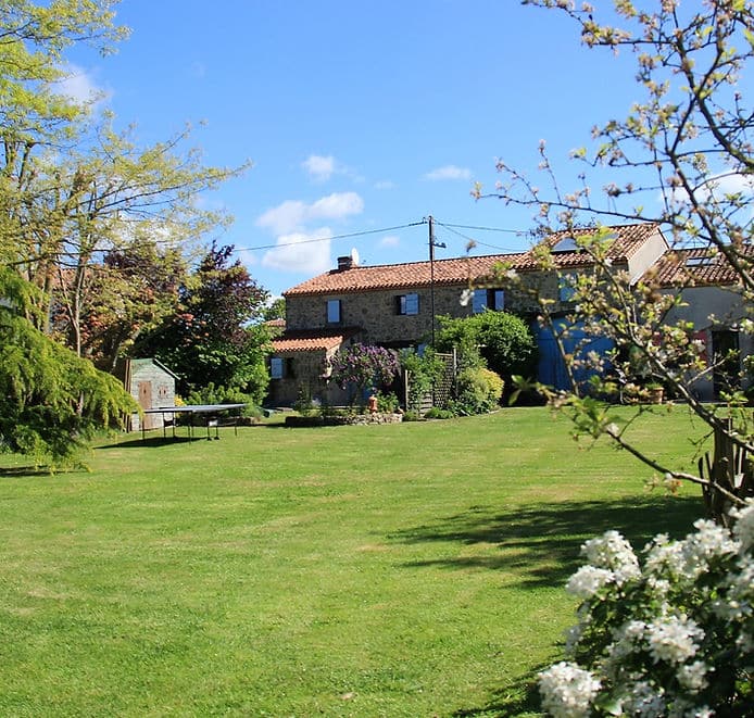 Gîte rural La Grange Fleurie à Les Herbiers : extérieur