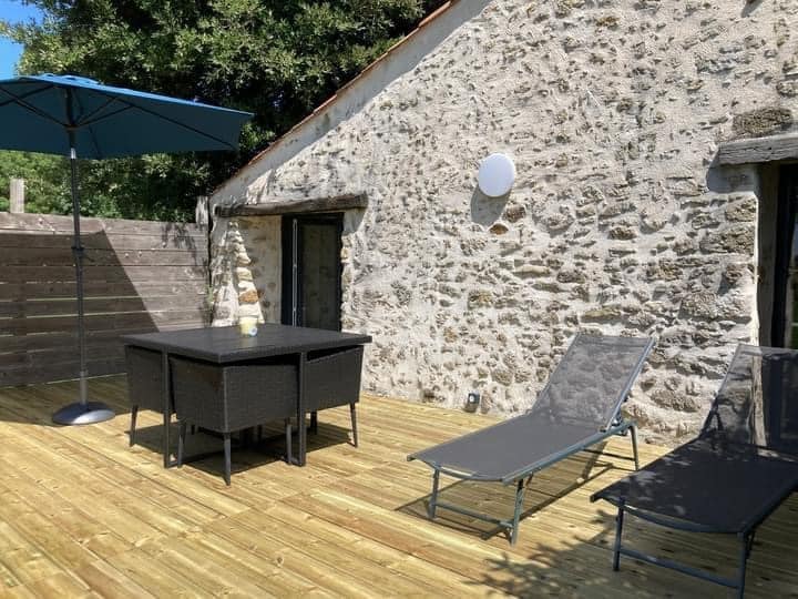Le Loft à Sallertaine : terrasse et jardin