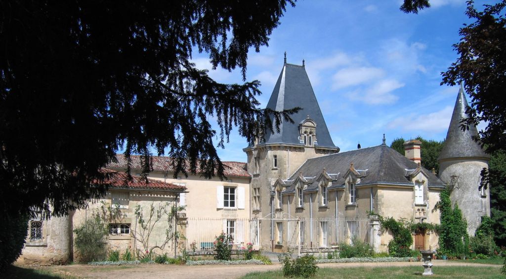 Château de Sérigny à Foussais-Payré : extérieur
