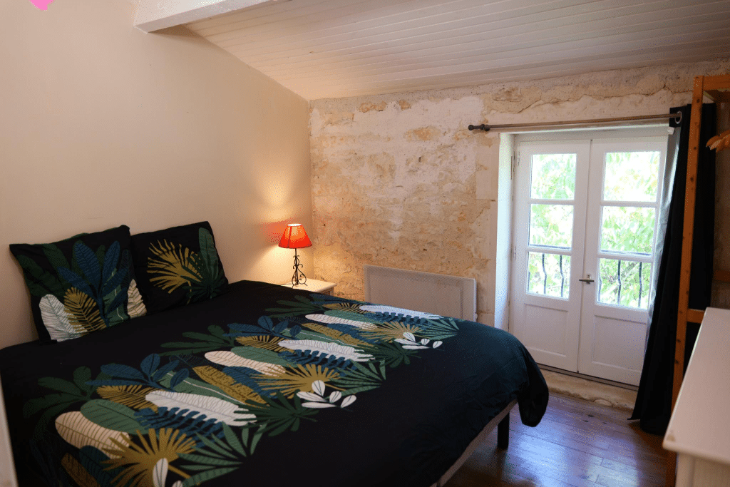 Le Cerisier à Nalliers : chambre