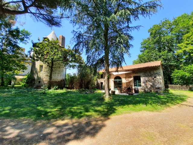 Le Pressoir à Montaigu-Vendée : extérieur