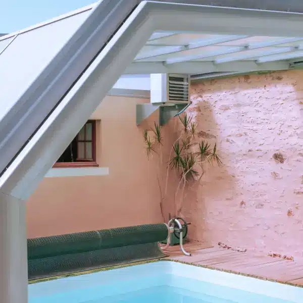 Gîte Manly à Saint-Martin-Lars-en-Sainte-Hermine : piscine