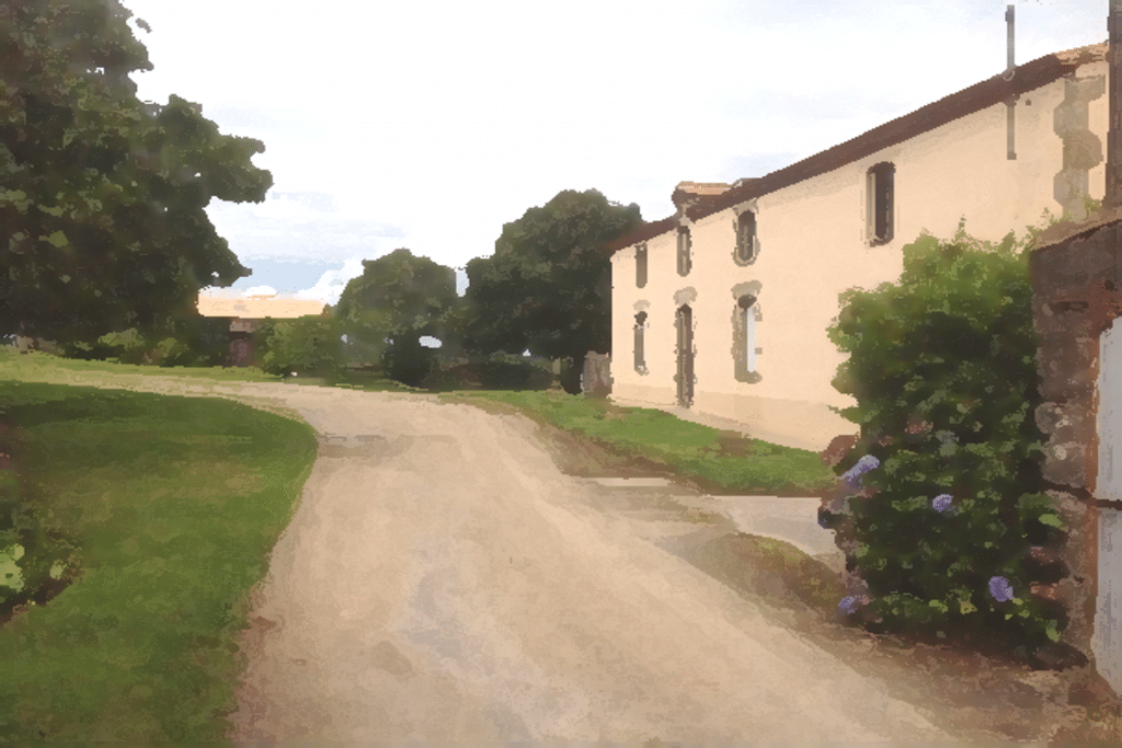 La Capricieuse à Saint-Malô-du-Bois : extérieur