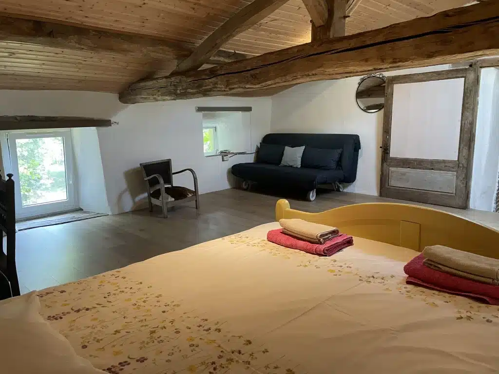Le Puy Ardouin à Saint-Pierre-du-Chemin : chambre