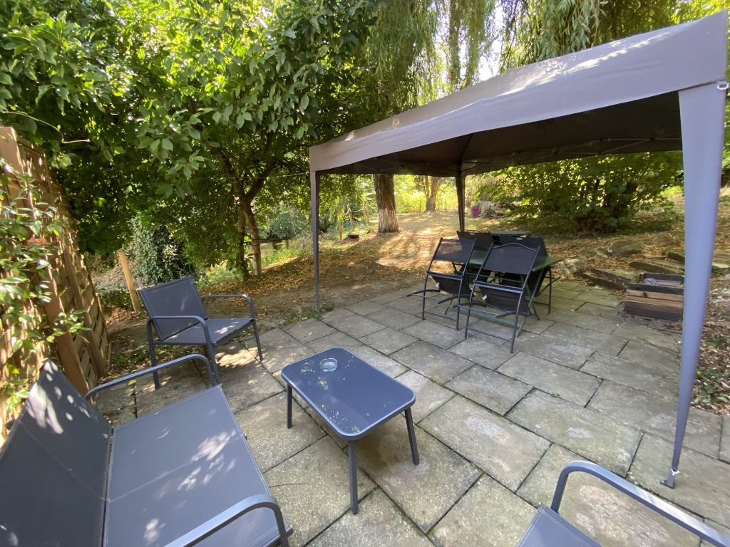 Gîte Elbée à Le Boupère : terrasse et jardin