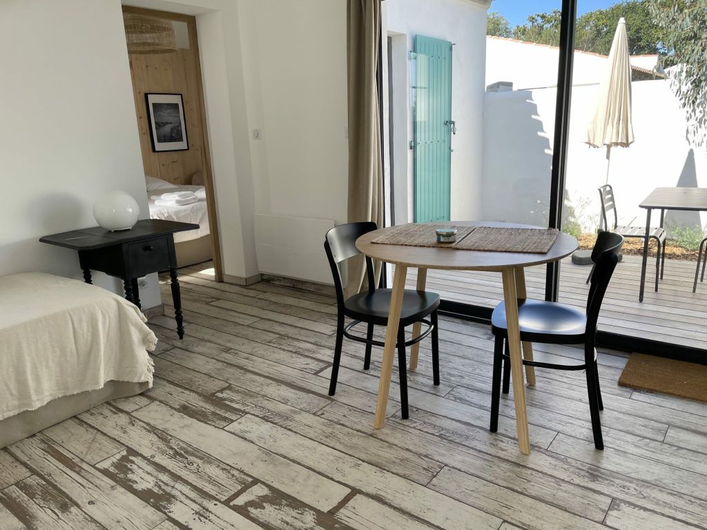 Maison SOCRATE à L'Île-d'Yeu : terrasse et jardin