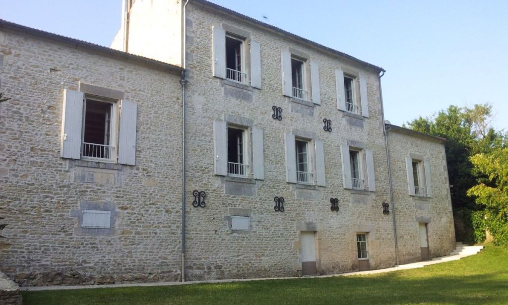 L'Ancienne Ecole à Le Gué-de-Velluire : extérieur