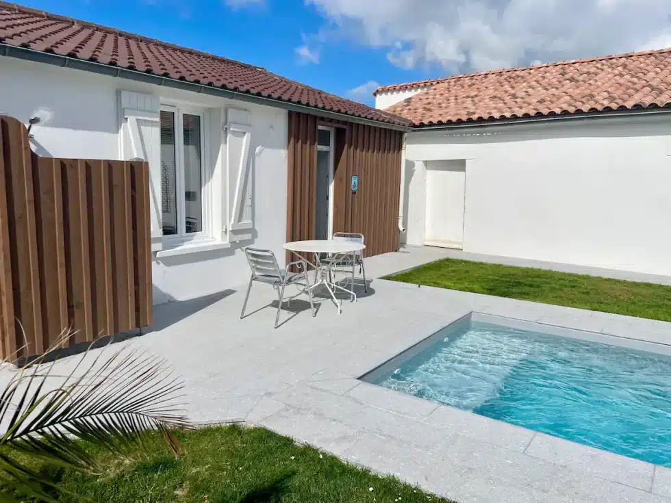 L'Annexe à Saint-Michel-en-l'Herm : piscine