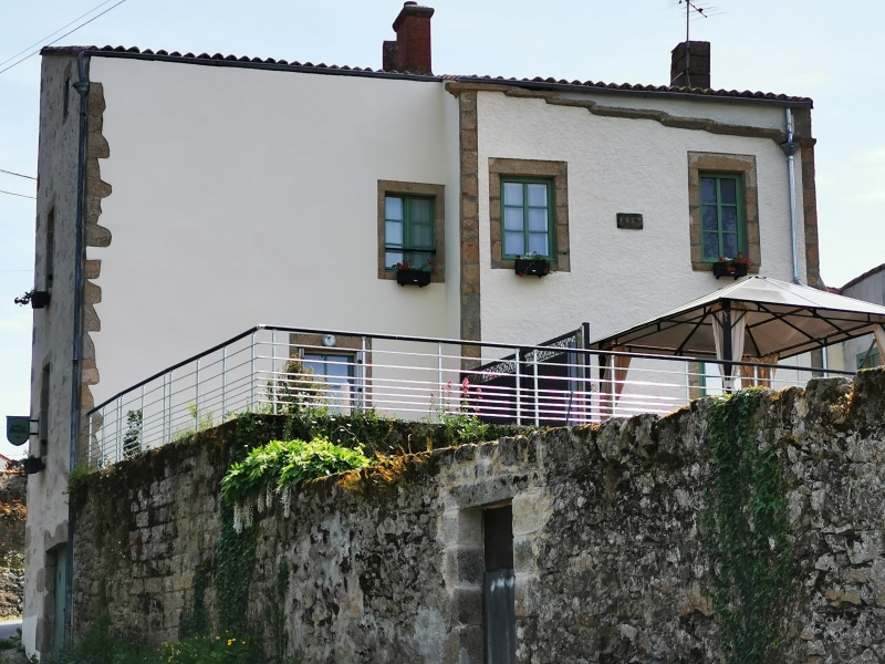 Logis des Douves à Tiffauges : extérieur