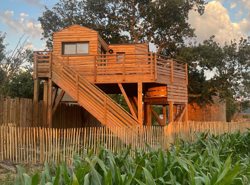 La Cabane Tonneau à Les Landes-Genusson
