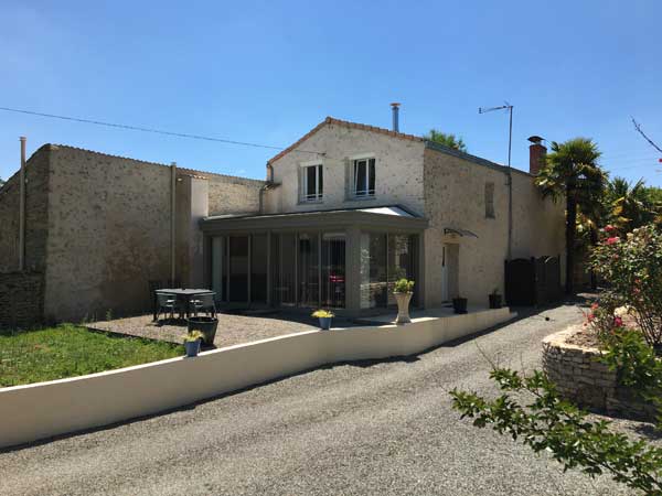 Gaïa à Rives-du-Fougerais : extérieur