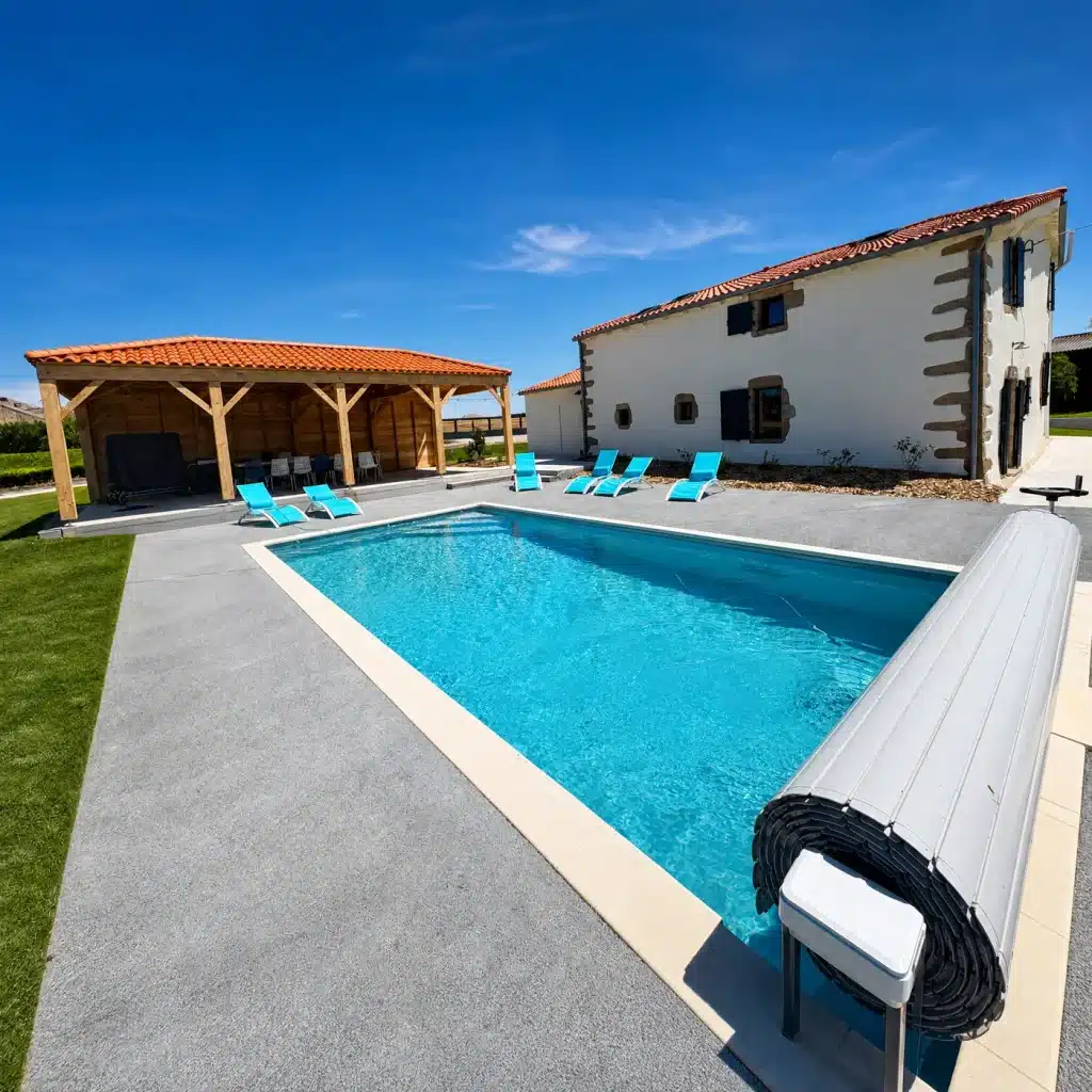 Le 1701 à La Gaubretière : piscine