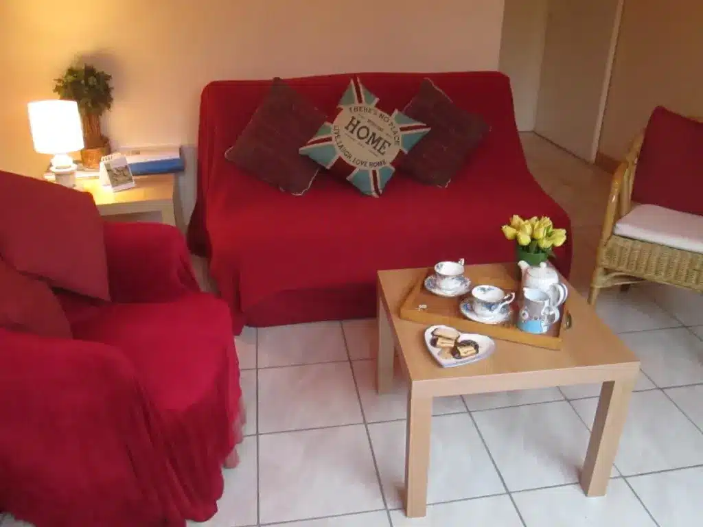 La Jolie Maison à Le Langon : salon