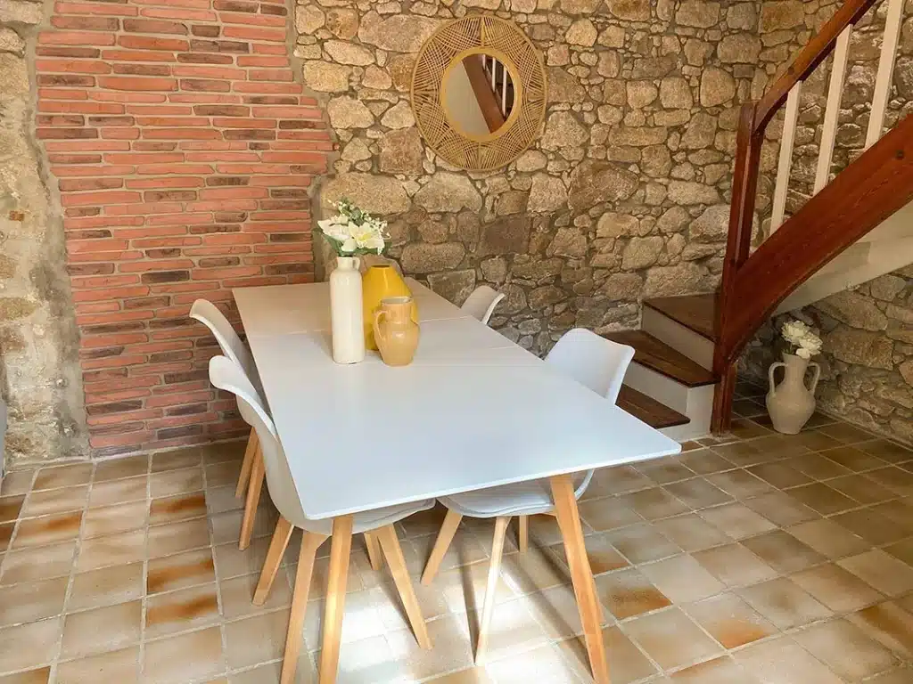 Le Logis de la Forge à Mortagne-sur-Sèvre : salle à manger