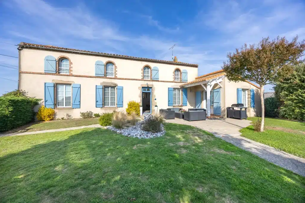 La Villa des Cœurs Vendéens à Mortagne-sur-Sèvre : extérieur