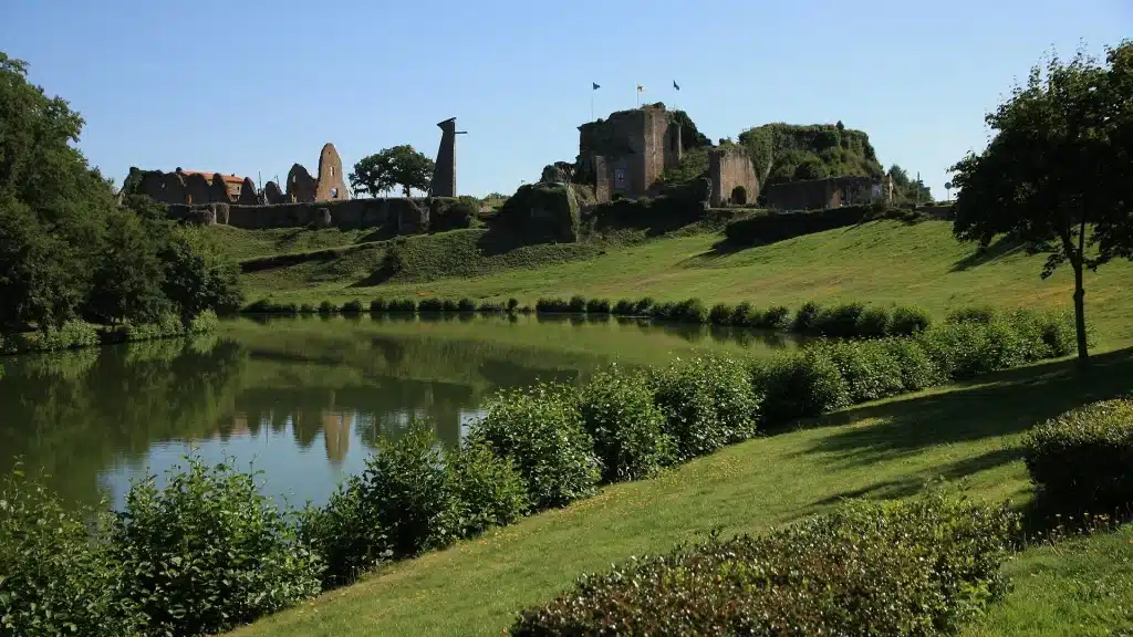 Vue du château de Tiffauges, en Vendée