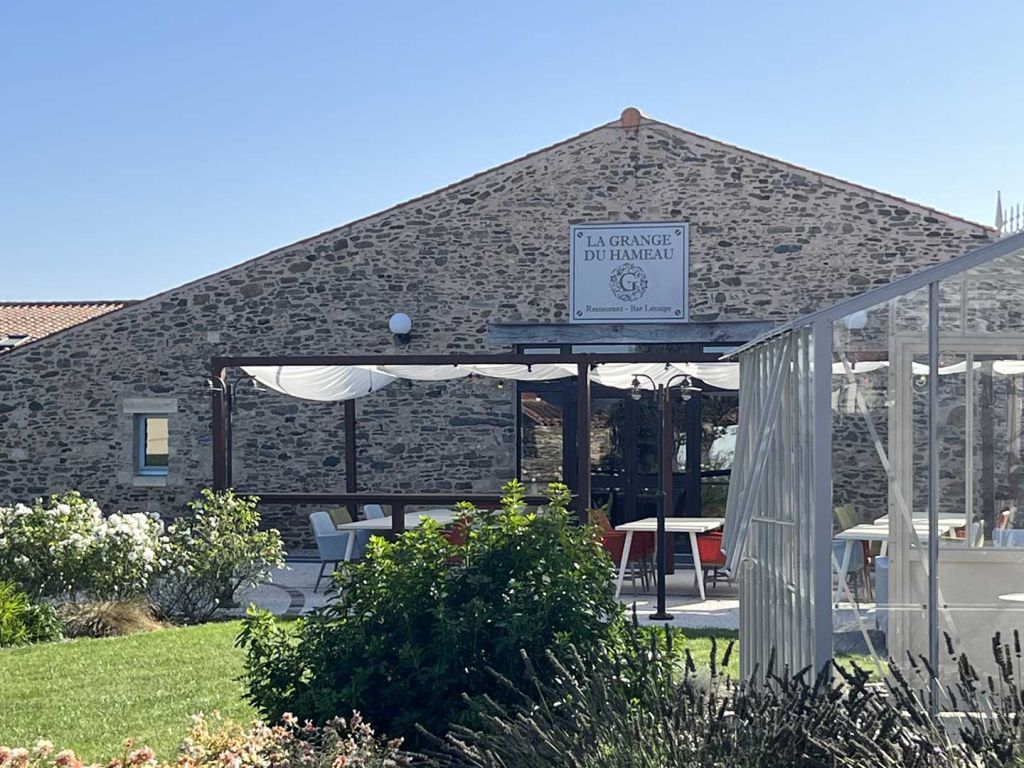 La Crypte à Vouvant : extérieur
